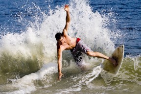 爱游戏官网-掘金不断突破！，詹姆斯连续十五场比赛得分超过爆冷热度持续攀升